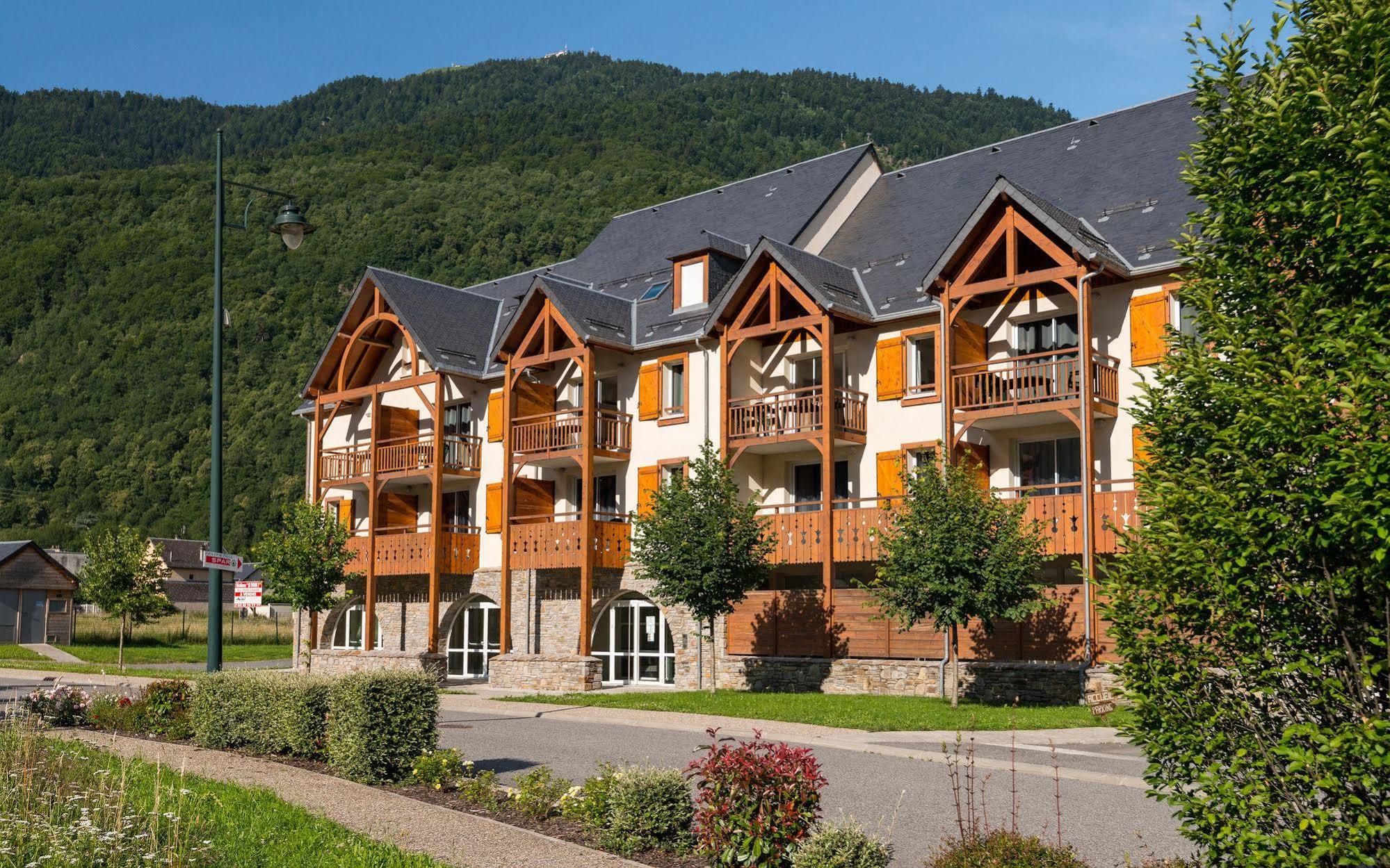 Lagrange Vacances Le Belvedere Saint-Mamet Exterior photo