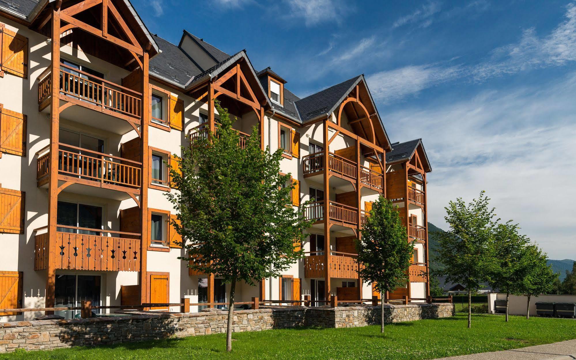 Lagrange Vacances Le Belvedere Saint-Mamet Exterior photo